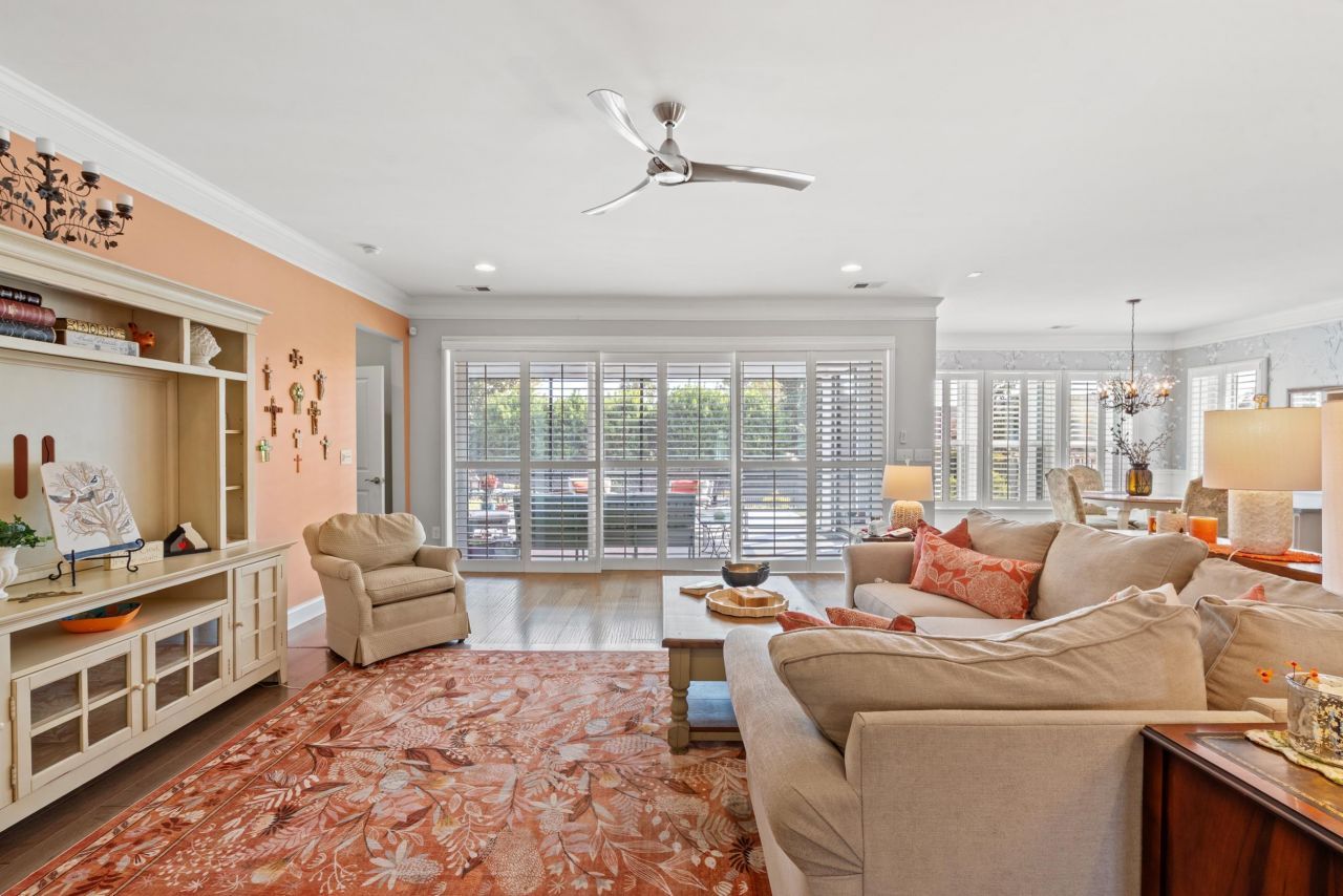 6155 Trieste St.  Photo 8