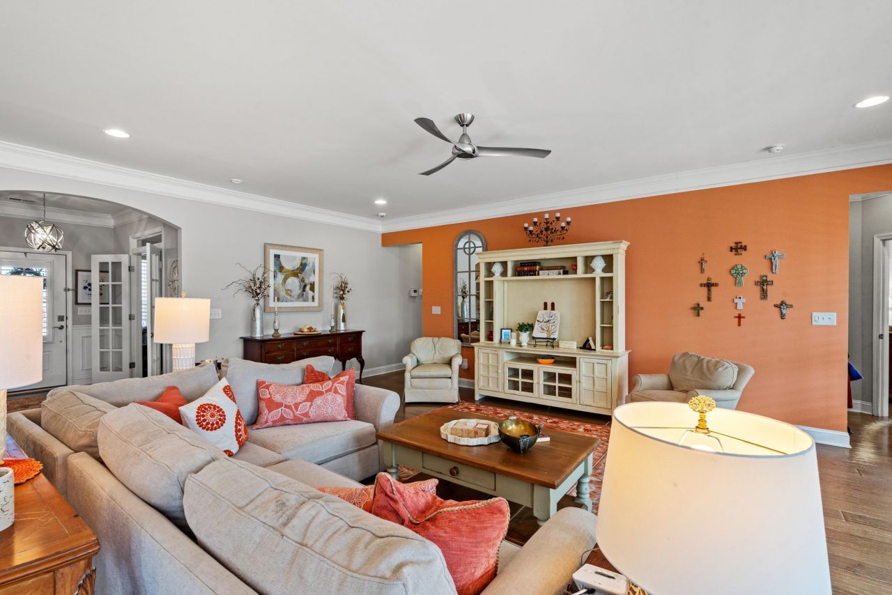 6155 Trieste St.  Photo 9