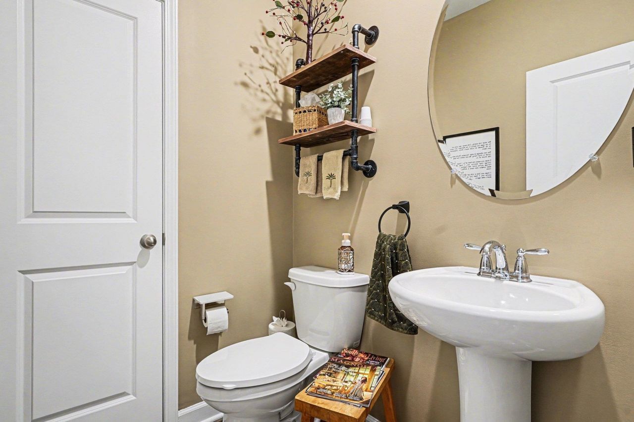 8002 Watercress St  Photo 13