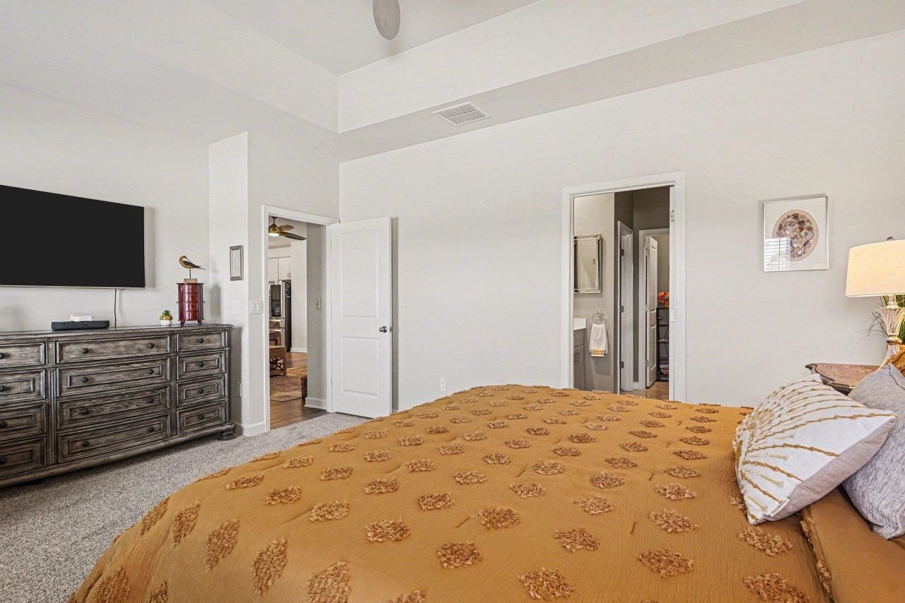 8002 Watercress St  Photo 15