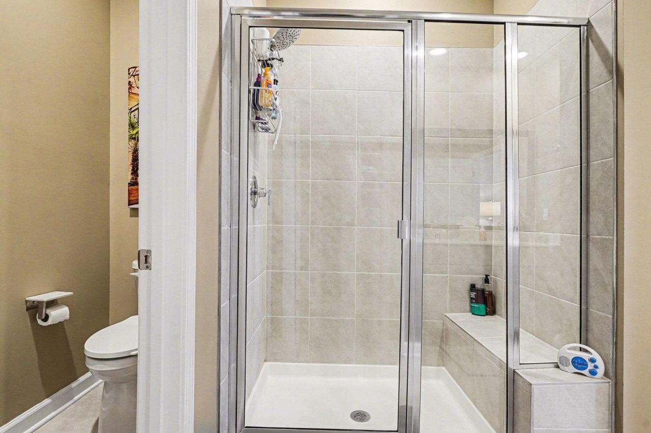 8002 Watercress St  Photo 17