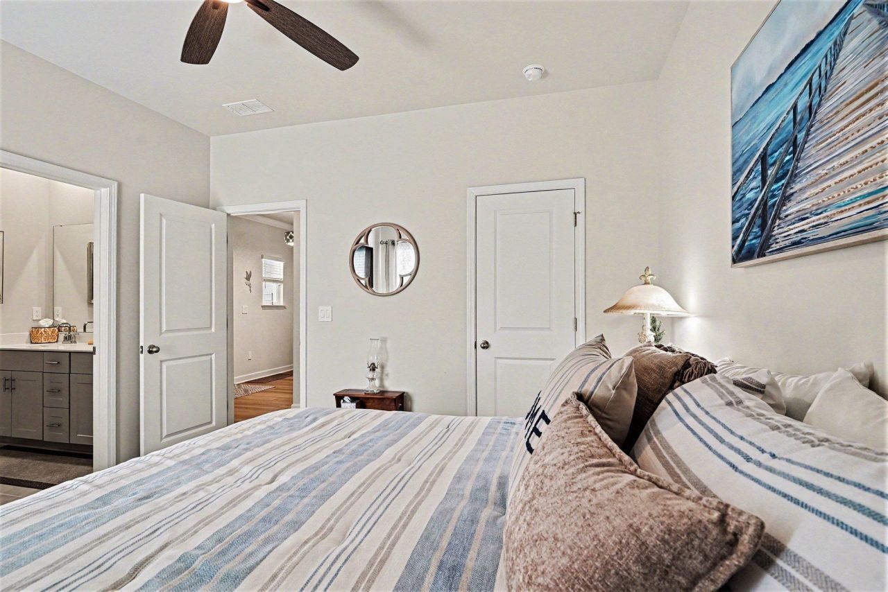 8002 Watercress St  Photo 19