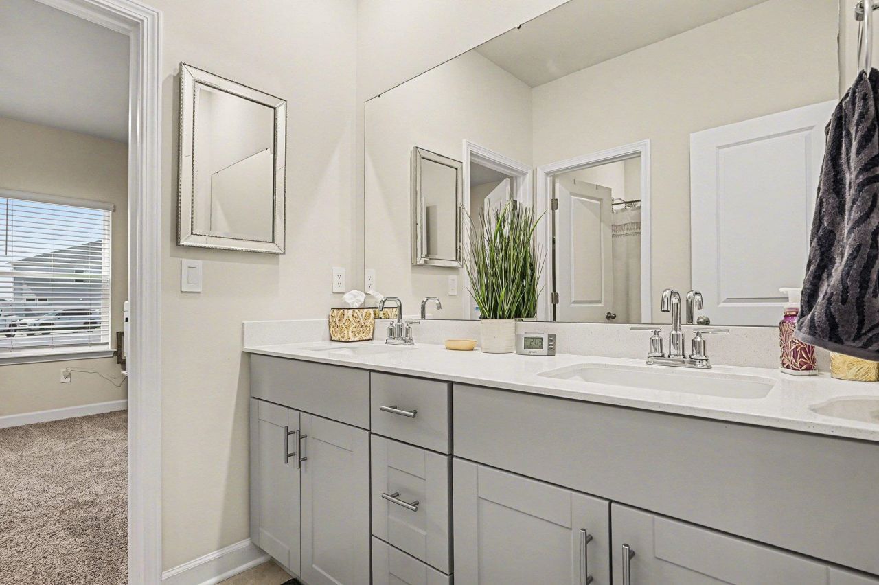 8002 Watercress St  Photo 20