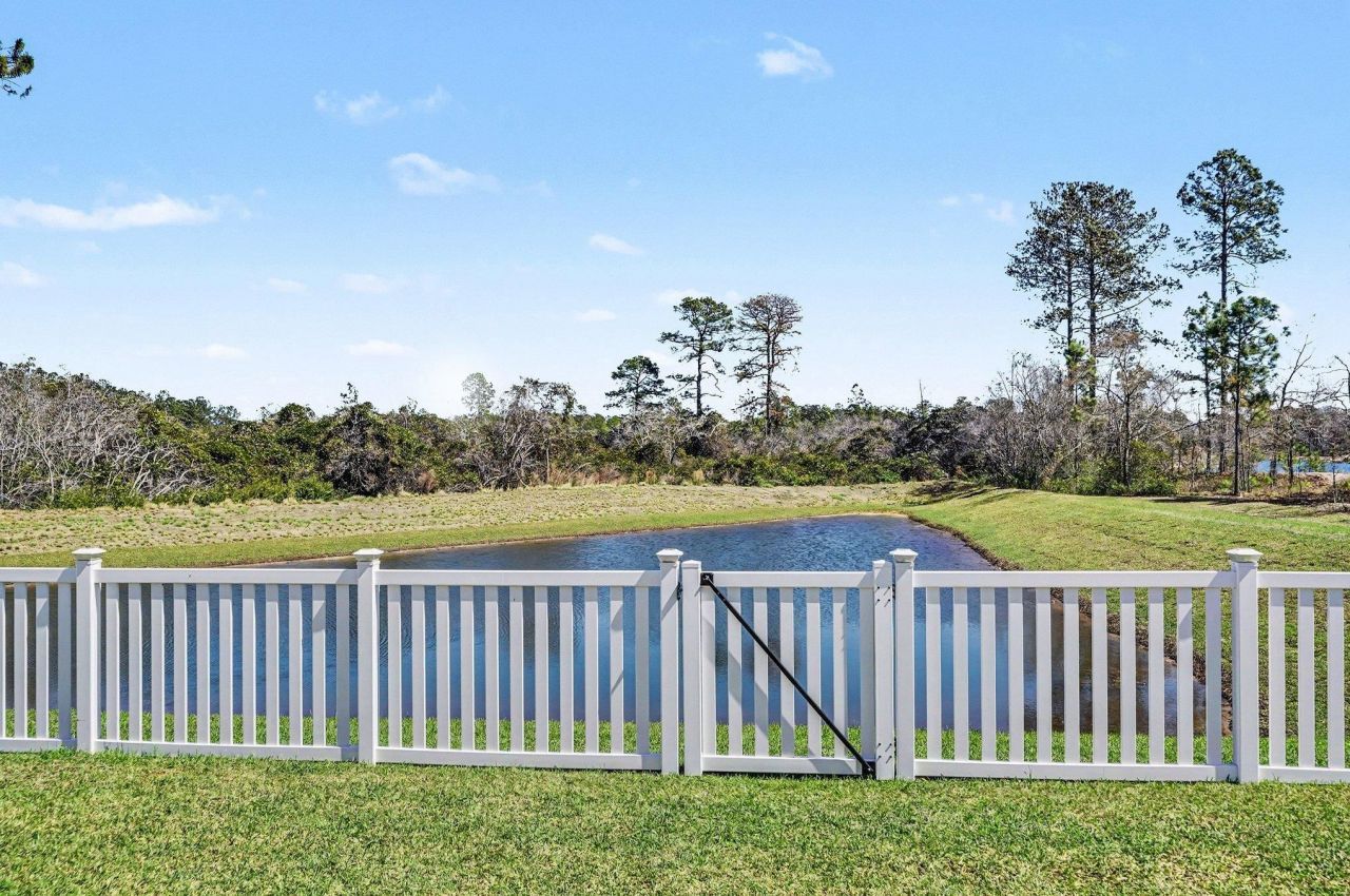 8002 Watercress St  Photo 34