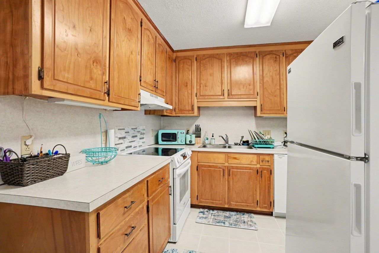 2607 Sand Dunes Dr. Photo 10