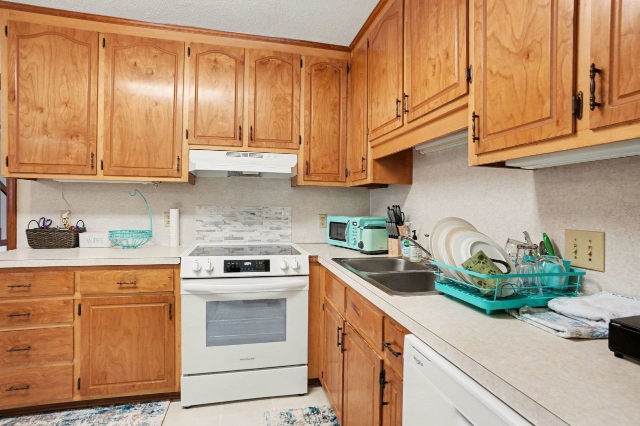 2607 Sand Dunes Dr. Photo 11