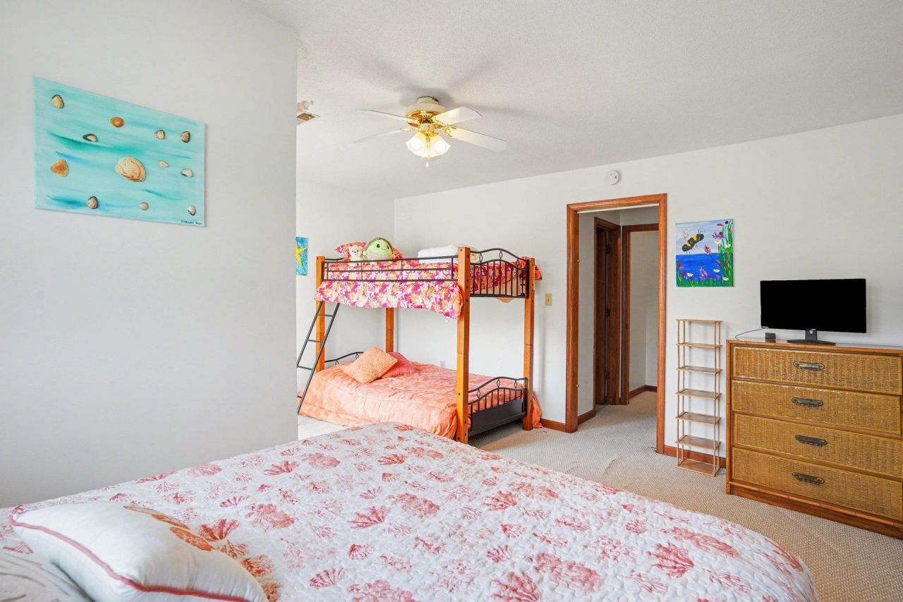 2607 Sand Dunes Dr. Photo 19