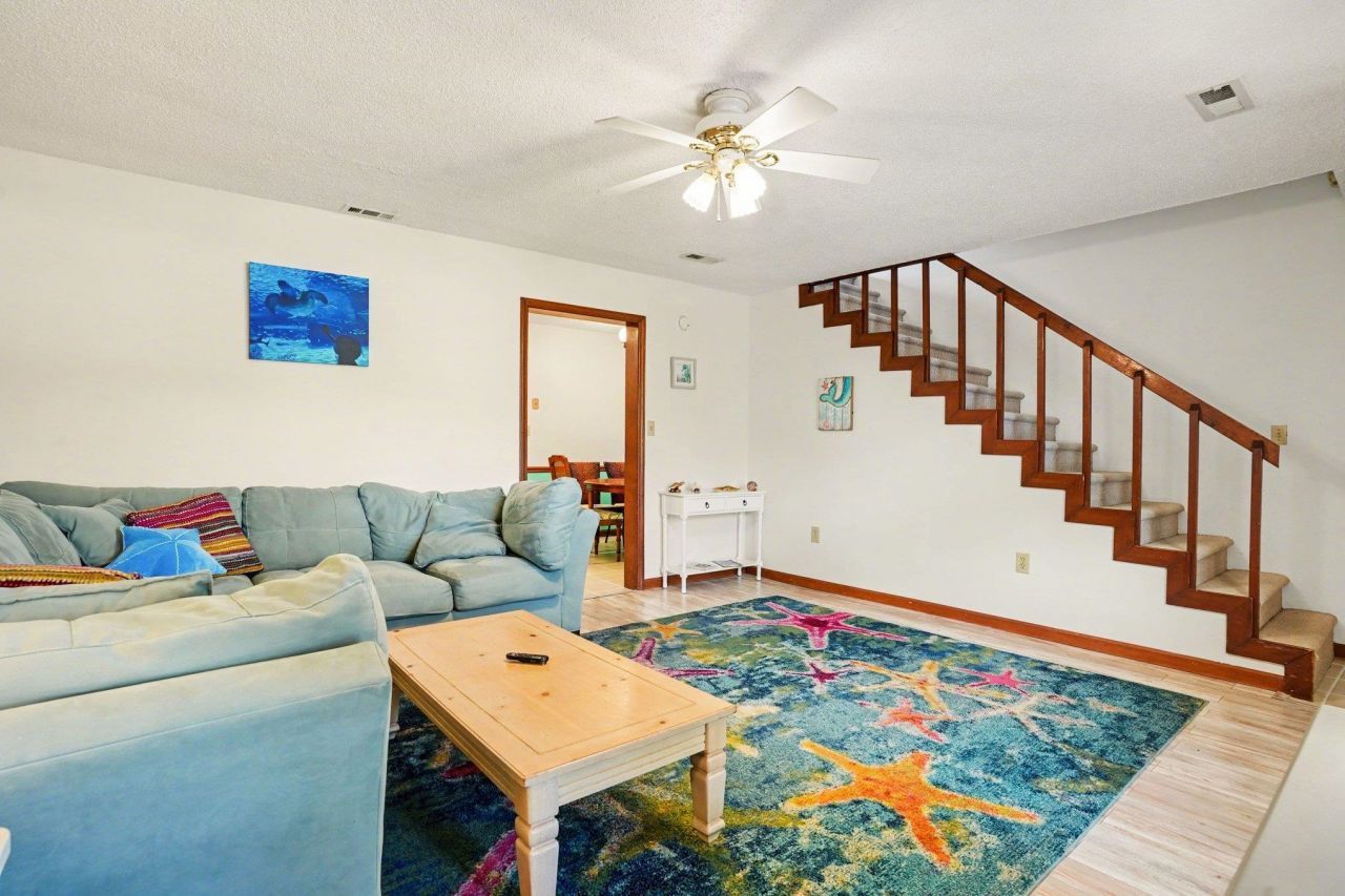 2607 Sand Dunes Dr. Photo 5