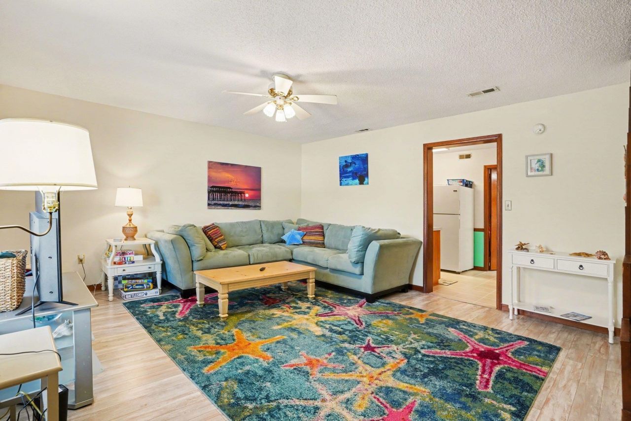 2607 Sand Dunes Dr. Photo 6