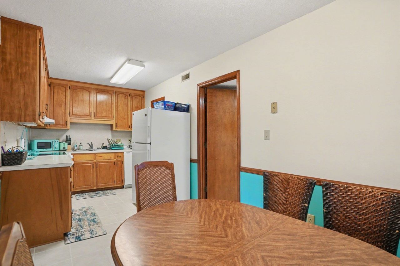 2607 Sand Dunes Dr. Photo 9