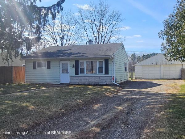 1422 Warwick Drive, Lansing, MI 48910