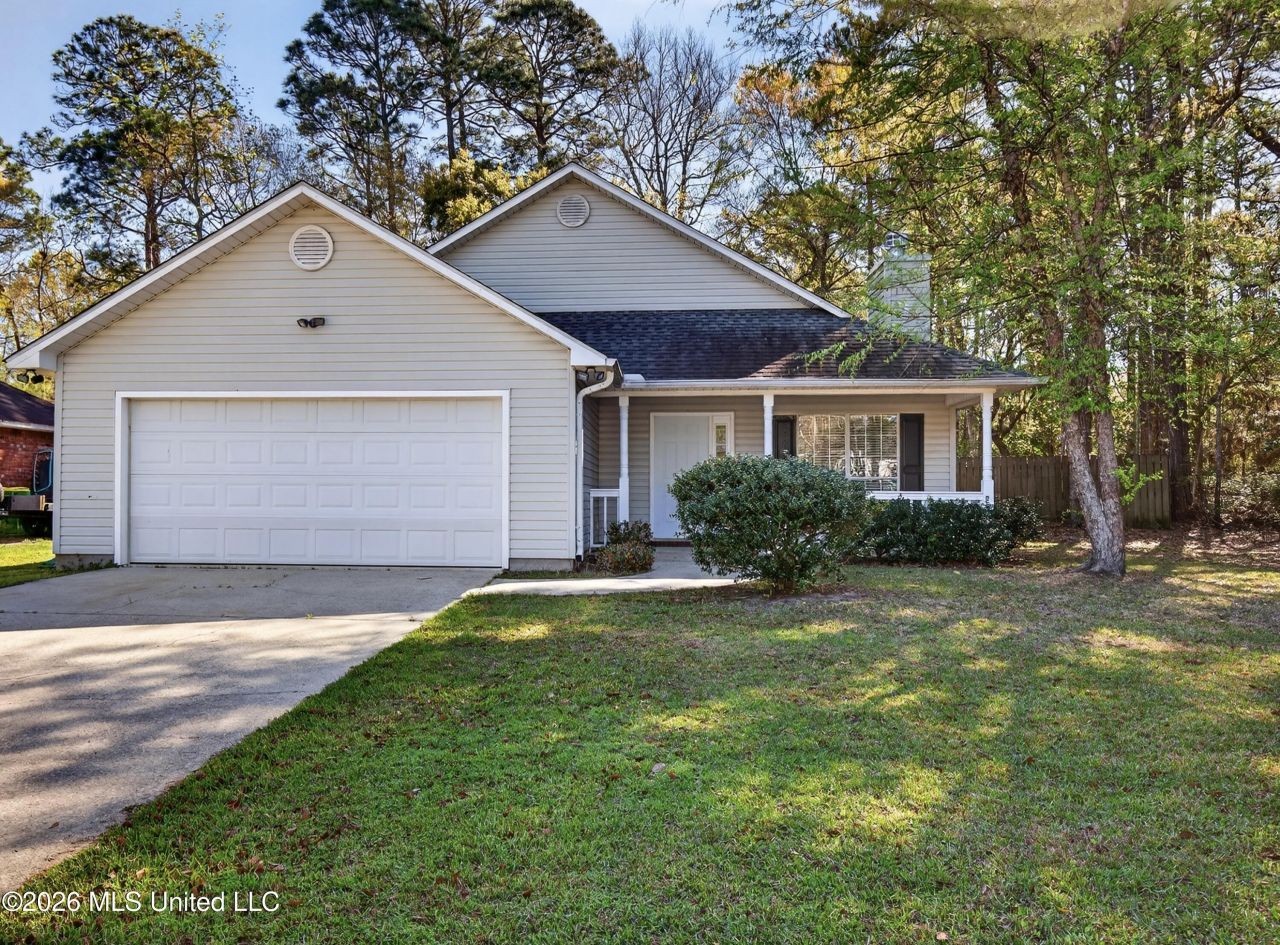2000 Deer Street, Ocean Springs, MS 39564 Main Photo