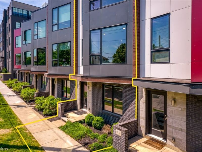 1240 W 70th Street, Cleveland, OH 44102 Photo 3