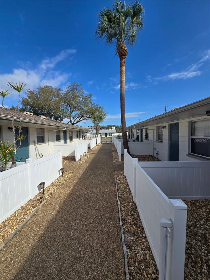 500 75th Avenue N, Unit 2,4, Saint Petersburg, FL 33702 Photo