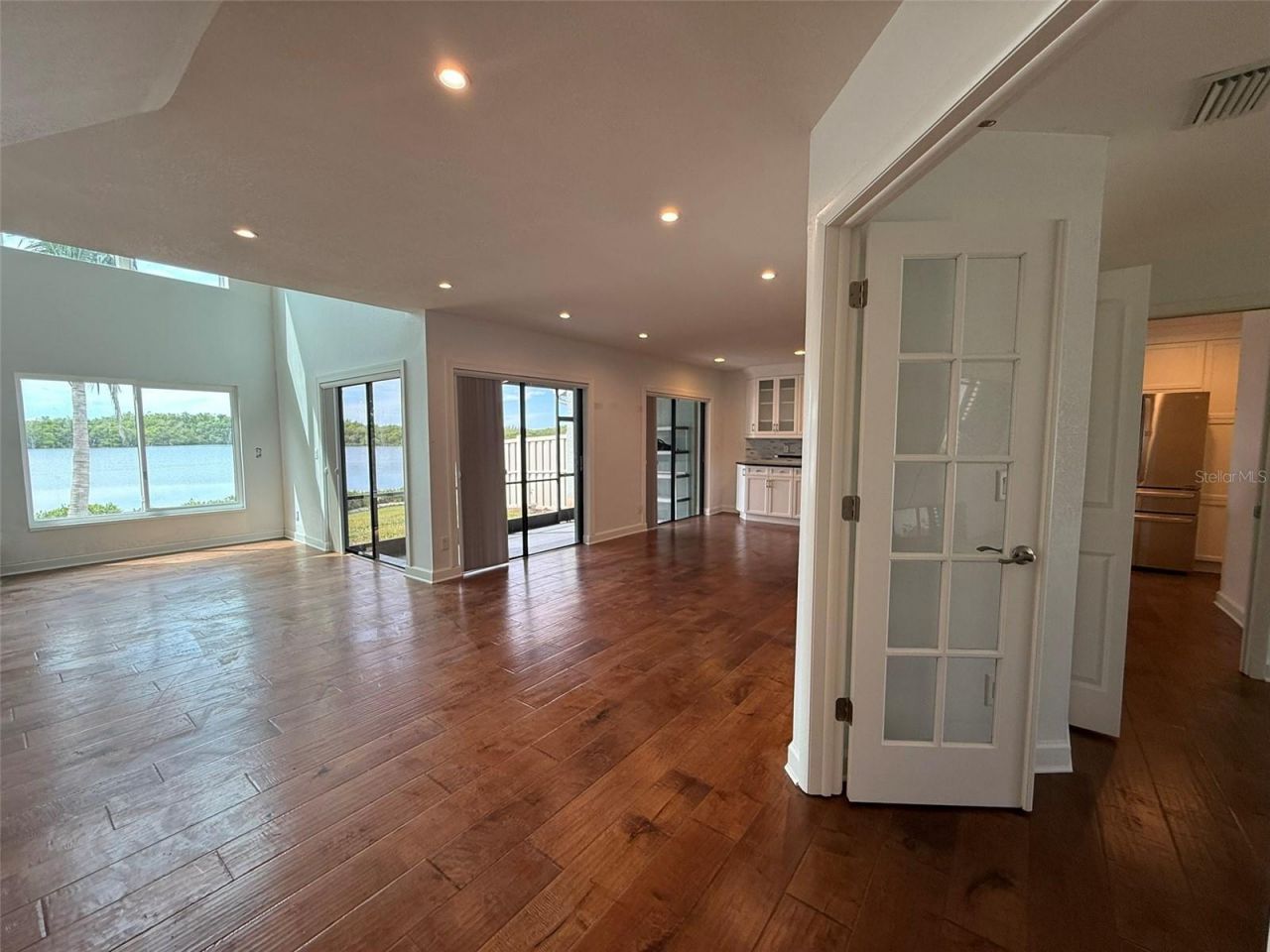 1070 Sanabel Court Ne, Saint Petersburg, FL 33702 Photo