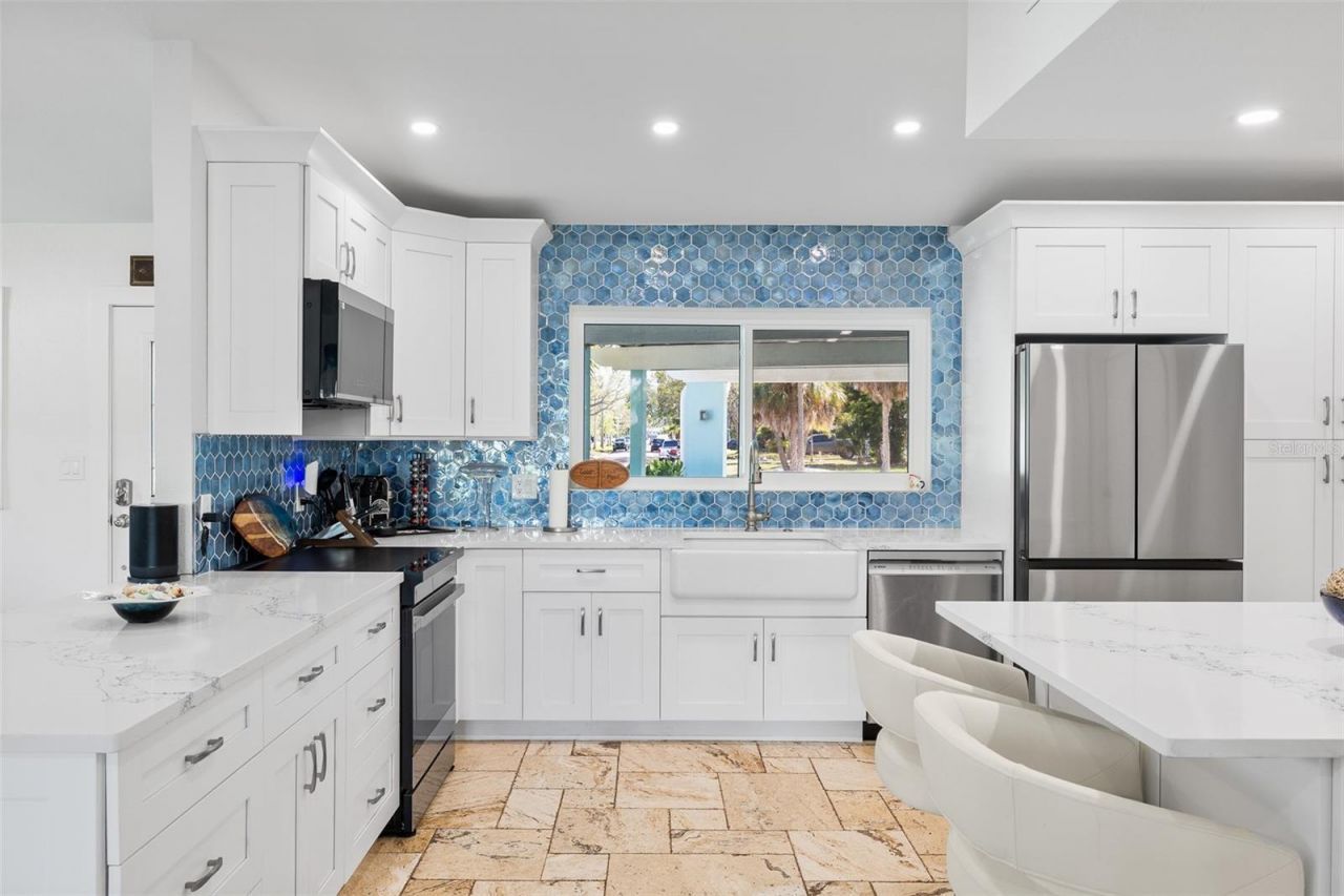 1567 Delaware Avenue Ne, Saint Petersburg, FL 33703 Photo