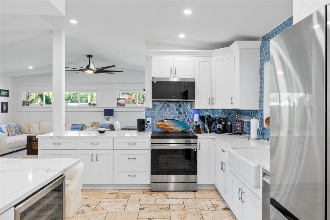 1567 Delaware Avenue Ne, Saint Petersburg, FL 33703 Photo