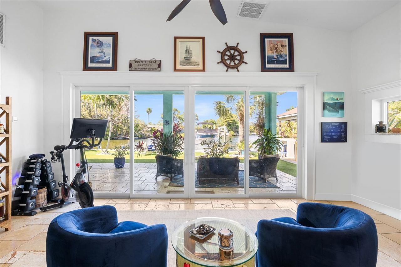 1567 Delaware Avenue Ne, Saint Petersburg, FL 33703 Photo