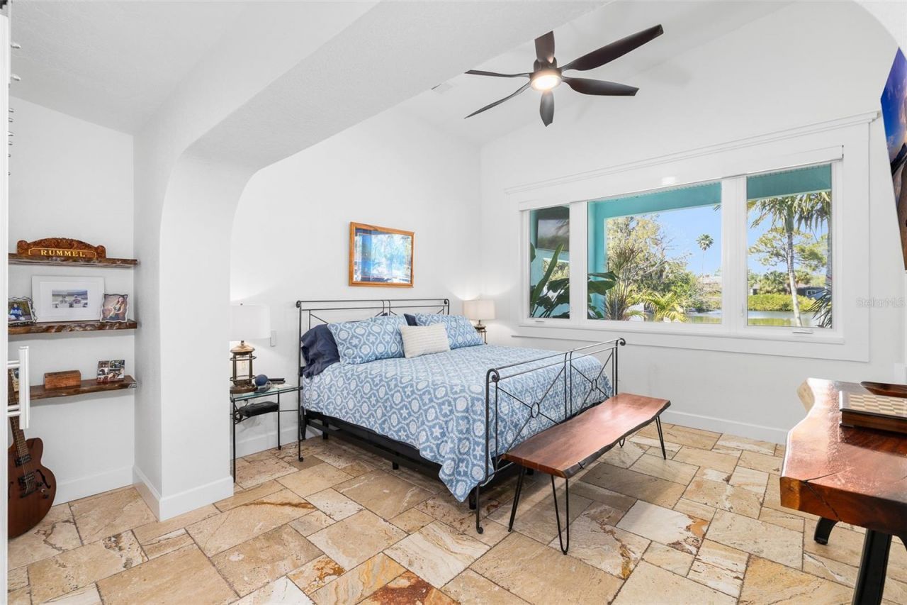 1567 Delaware Avenue Ne, Saint Petersburg, FL 33703 Photo