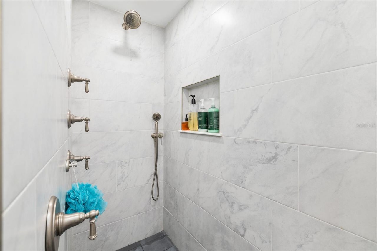 1567 Delaware Avenue Ne, Saint Petersburg, FL 33703 Photo