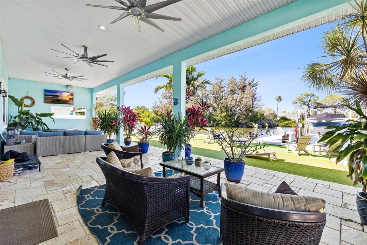 1567 Delaware Avenue Ne, Saint Petersburg, FL 33703 Photo