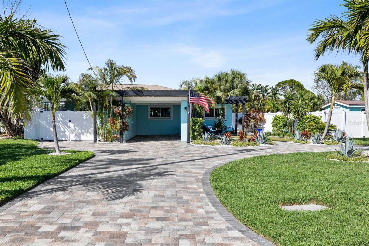 1567 Delaware Avenue Ne, Saint Petersburg, FL 33703 Photo