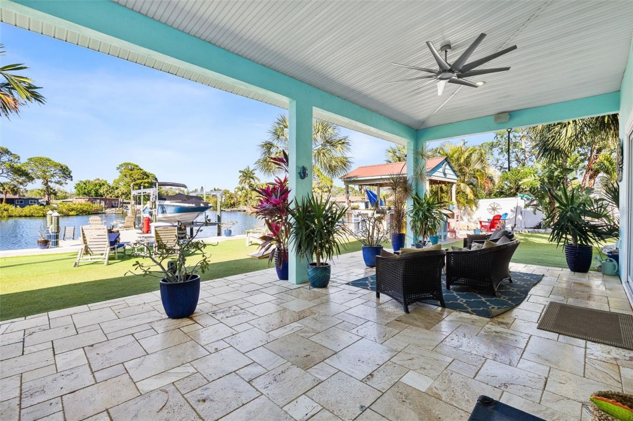 1567 Delaware Avenue Ne, Saint Petersburg, FL 33703 Photo