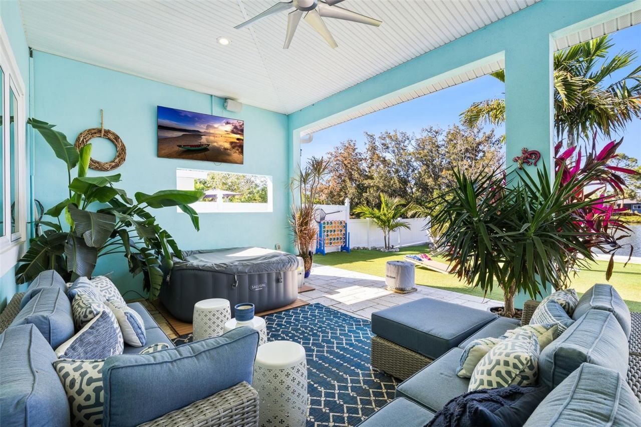 1567 Delaware Avenue Ne, Saint Petersburg, FL 33703 Photo