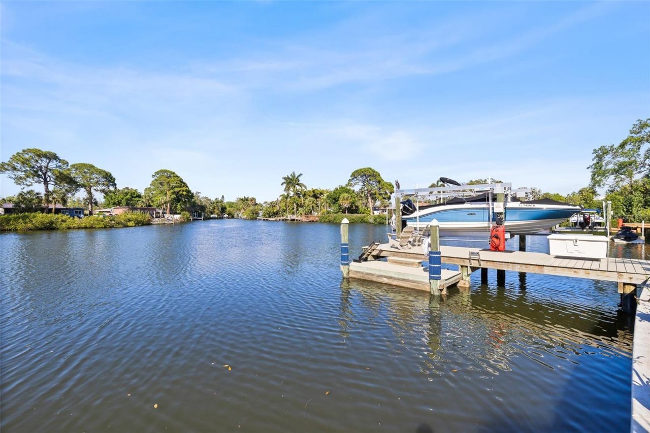 1567 Delaware Avenue Ne, Saint Petersburg, FL 33703 Photo