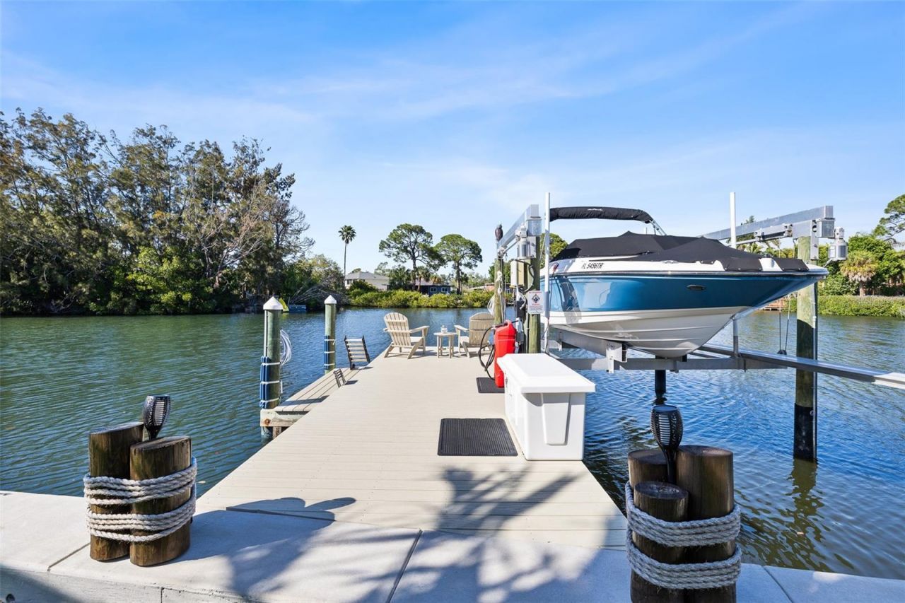 1567 Delaware Avenue Ne, Saint Petersburg, FL 33703 Photo