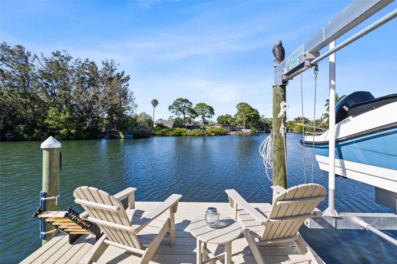 1567 Delaware Avenue Ne, Saint Petersburg, FL 33703 Photo