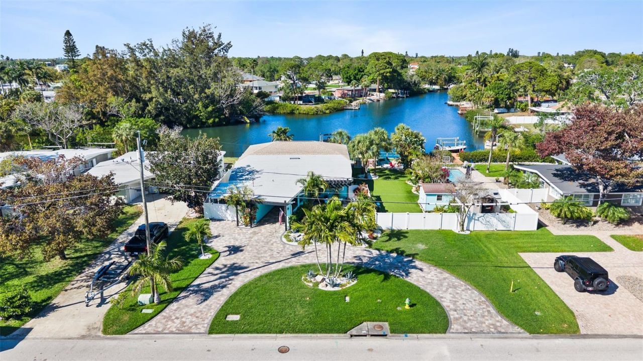 1567 Delaware Avenue Ne, Saint Petersburg, FL 33703 Photo