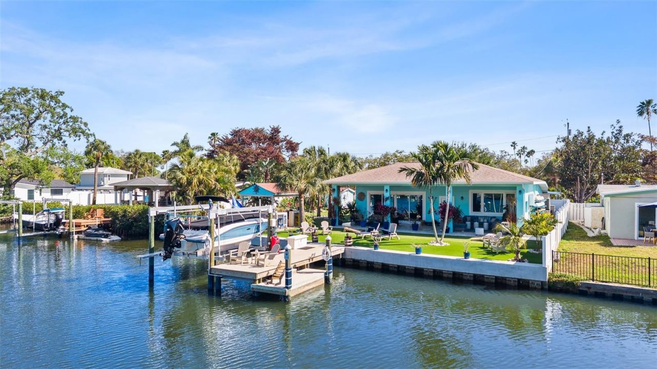 1567 Delaware Avenue Ne, Saint Petersburg, FL 33703 Photo