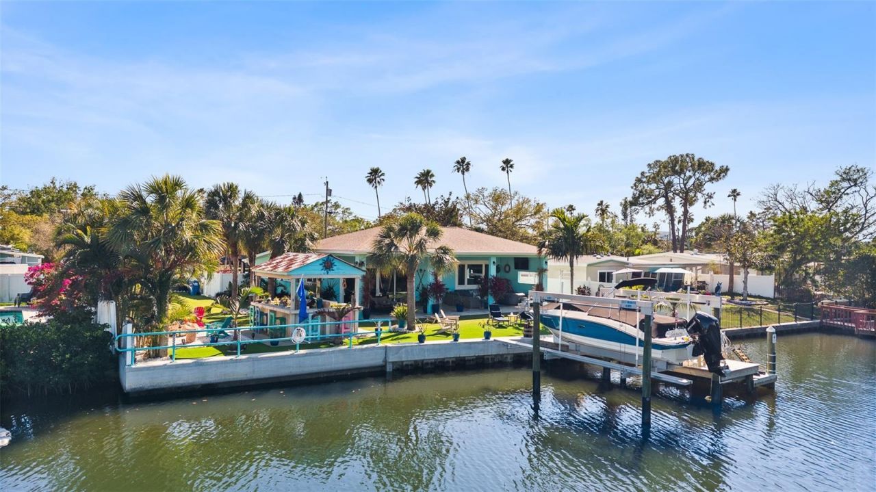 1567 Delaware Avenue Ne, Saint Petersburg, FL 33703 Photo