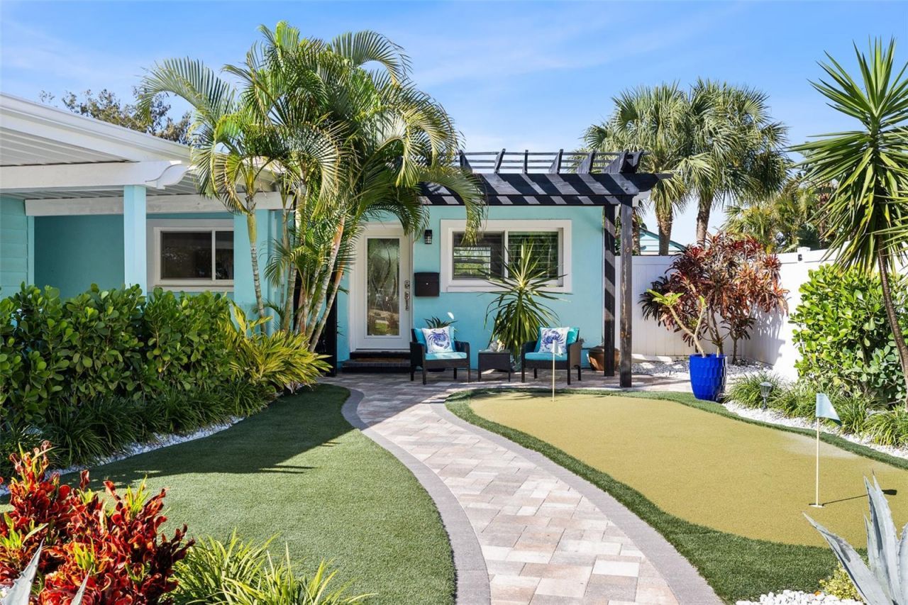 1567 Delaware Avenue Ne, Saint Petersburg, FL 33703 Photo