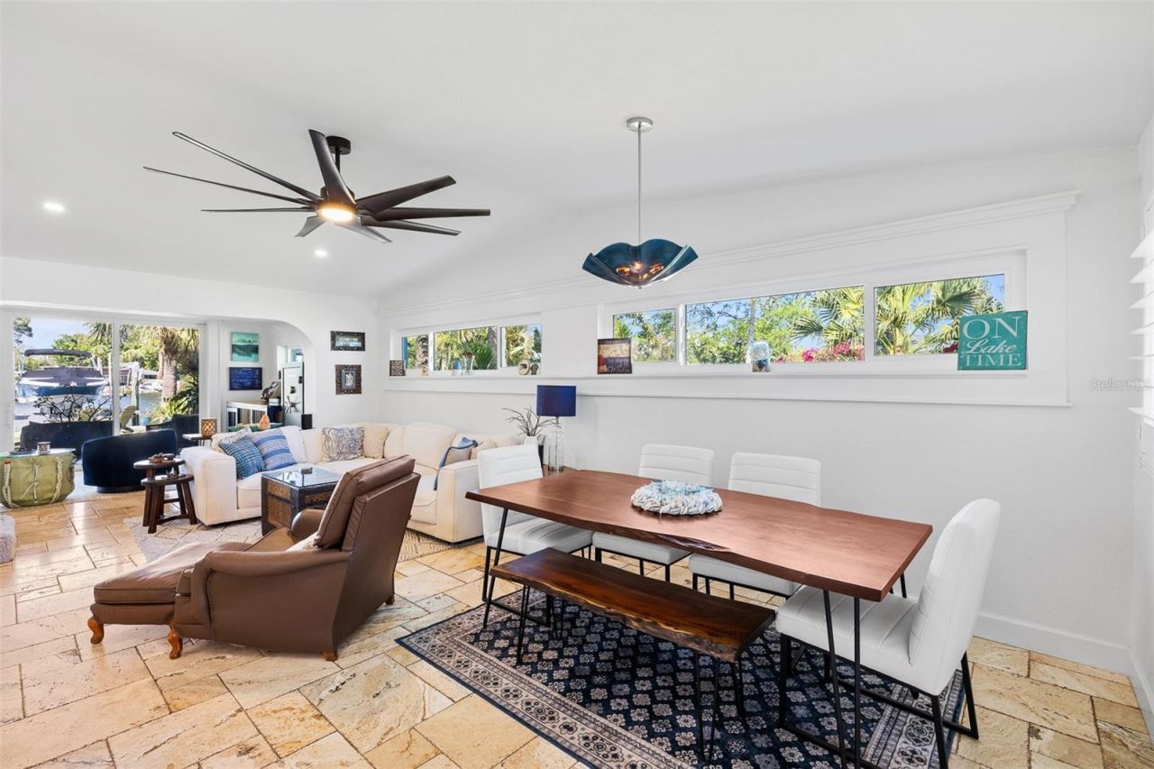 1567 Delaware Avenue Ne, Saint Petersburg, FL 33703 Photo