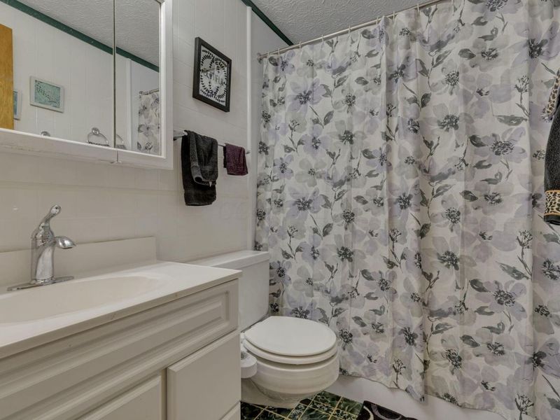 703 Cherry Hollow Road, Columbus, OH 43228 Photo 3