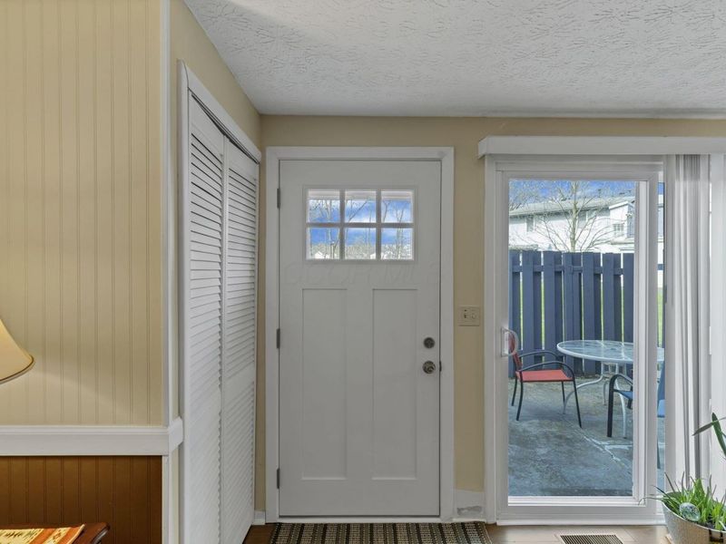 703 Cherry Hollow Road, Columbus, OH 43228 Photo 7