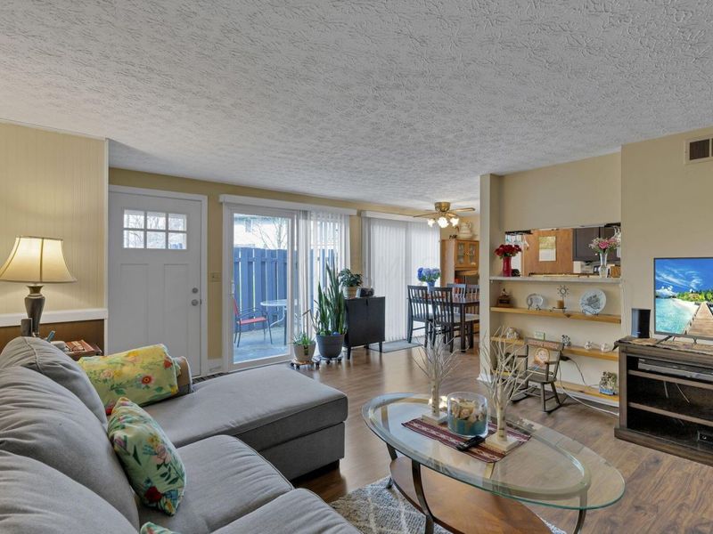 703 Cherry Hollow Road, Columbus, OH 43228 Photo 9