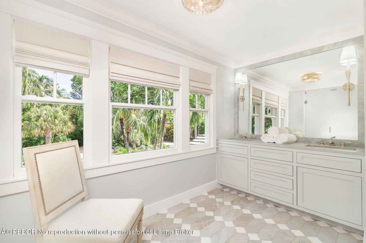 142 Seabreeze Avenue, Palm Beach, FL 33480 Photo