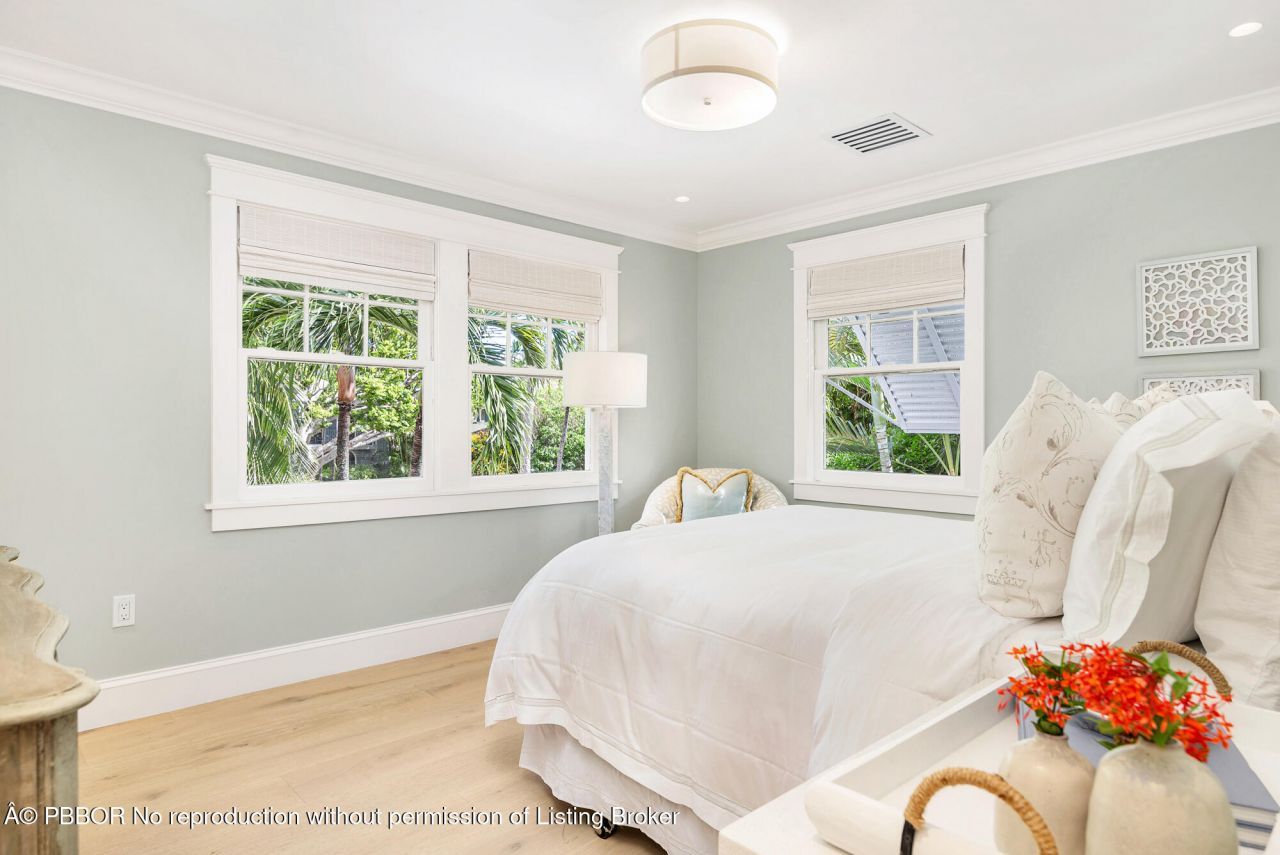 142 Seabreeze Avenue, Palm Beach, FL 33480 Photo