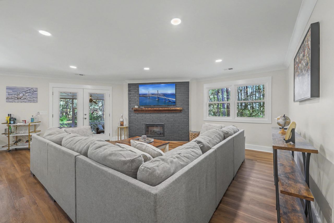 1854 Hutton Court Photo 11