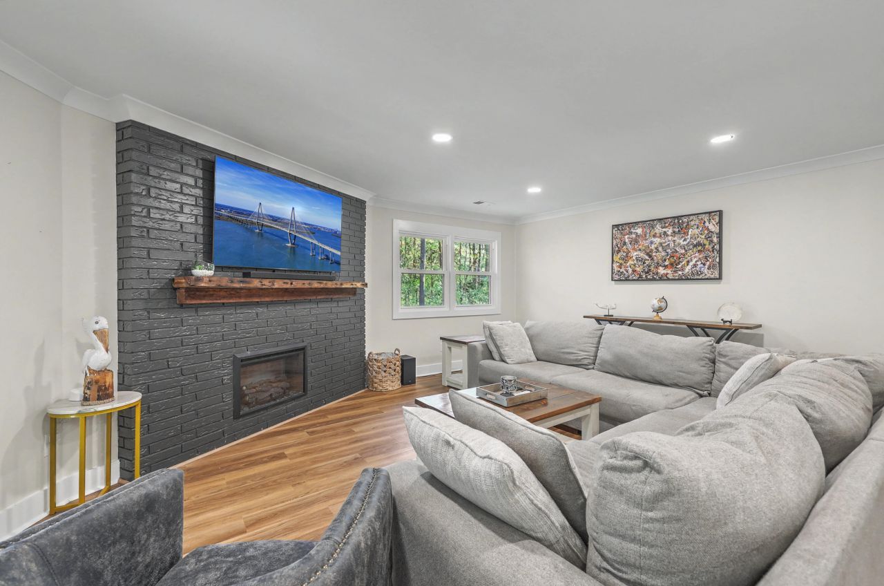 1854 Hutton Court Photo 12