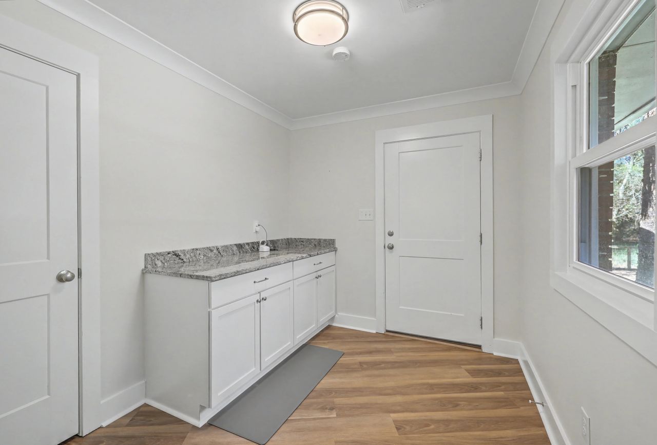 1854 Hutton Court Photo 20