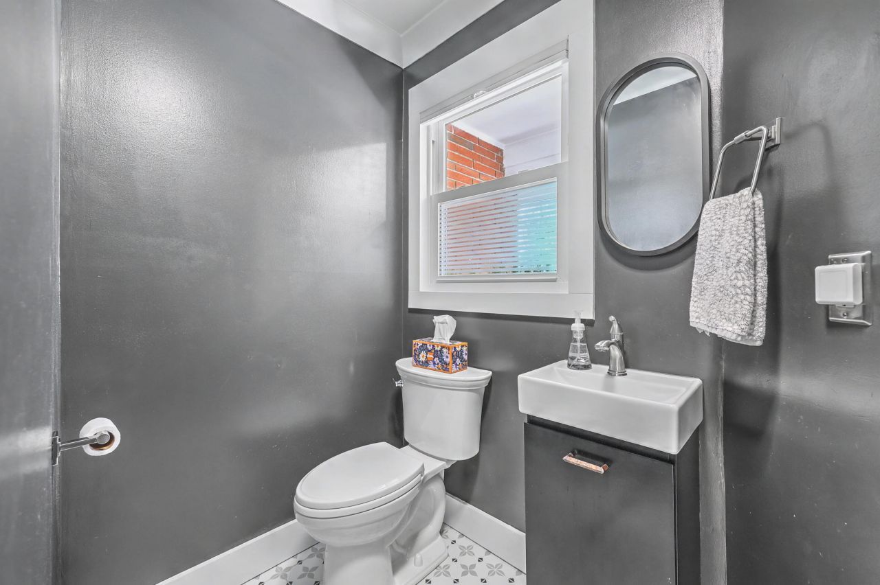 1854 Hutton Court Photo 21