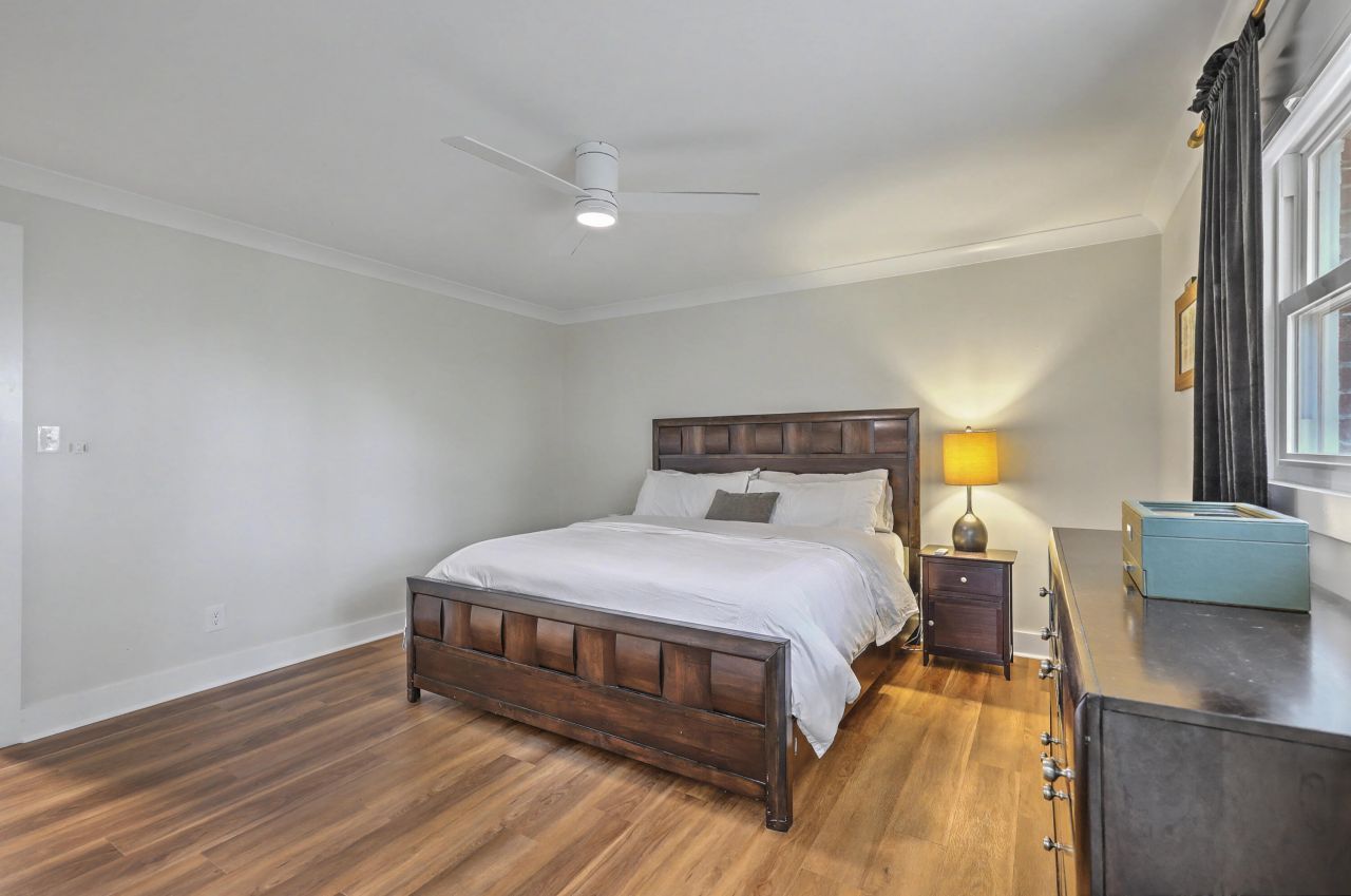 1854 Hutton Court Photo 24