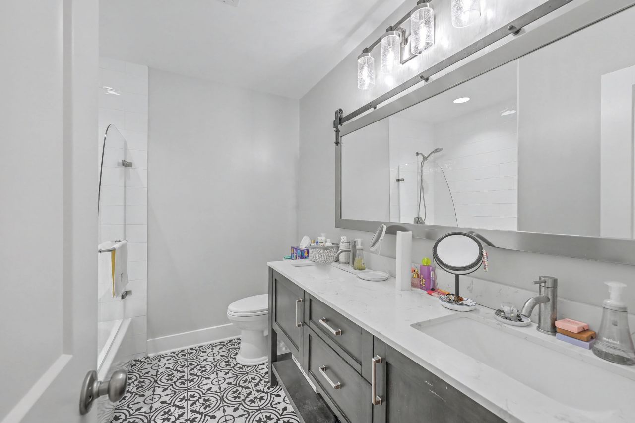 1854 Hutton Court Photo 30