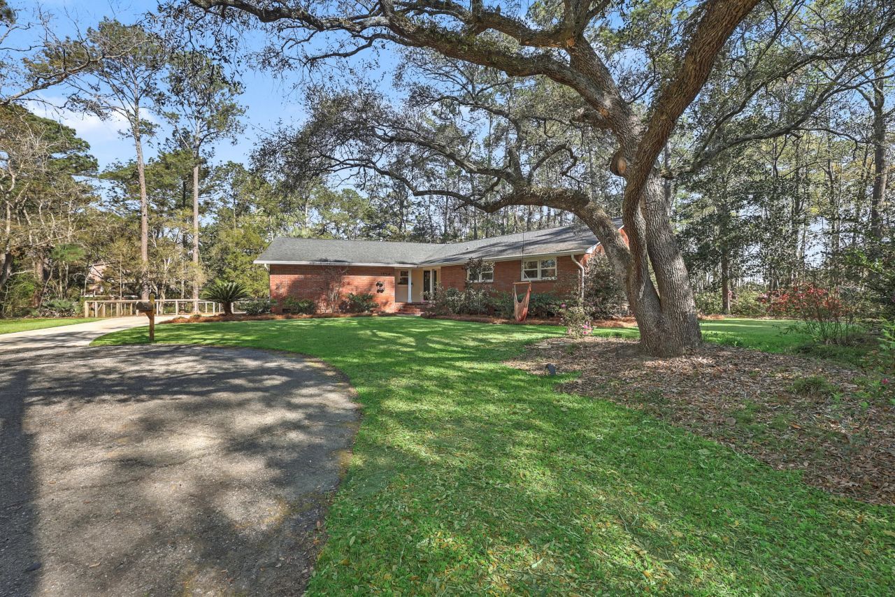 1854 Hutton Court Photo 4