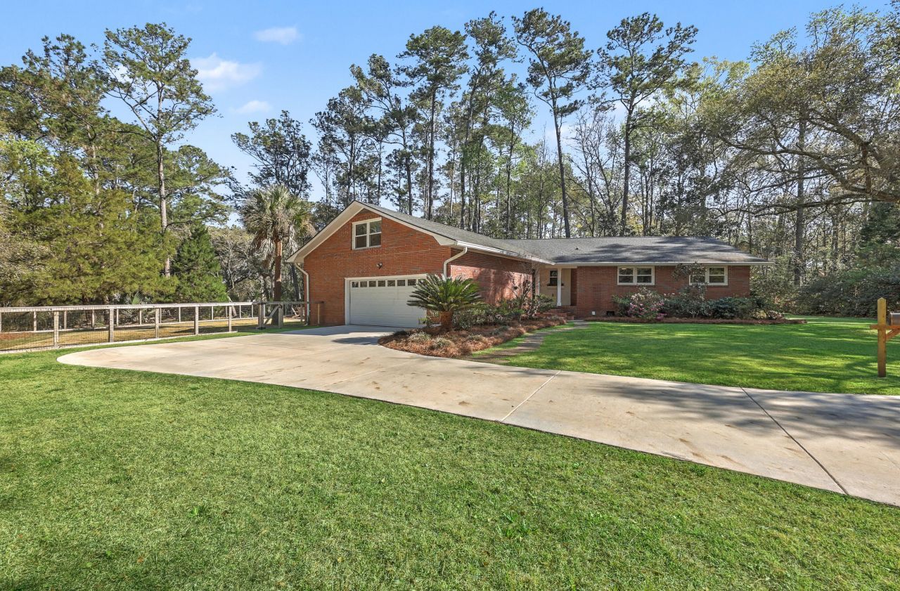 1854 Hutton Court Photo 6