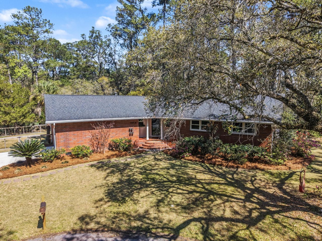 1854 Hutton Court Photo 60